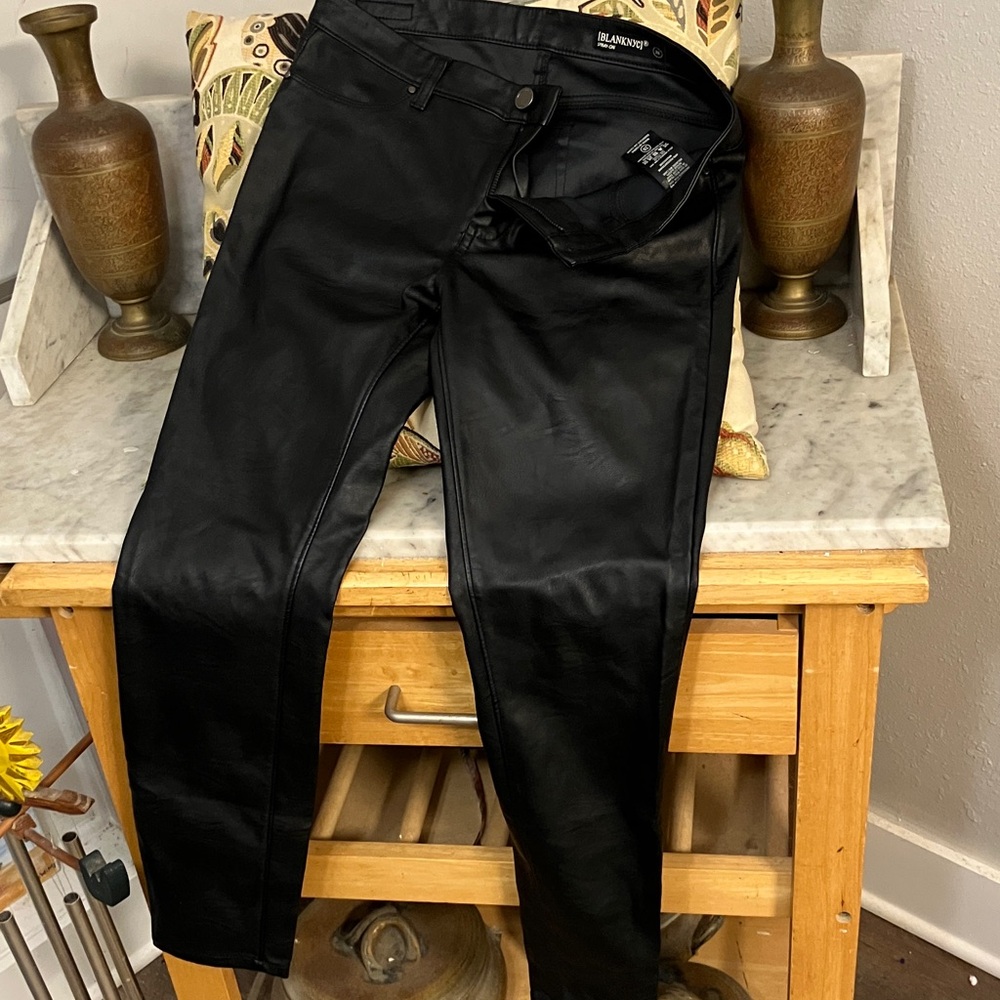 Blank NYC Women's Black Faux Leather Skinny Jeans 28!!